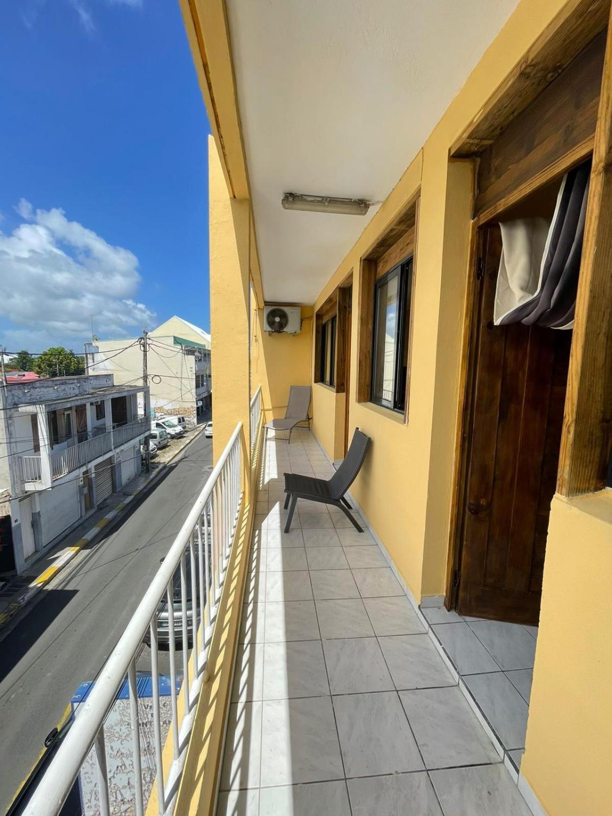 Appartement Tout Confort Sainte-Anne  Exterior foto