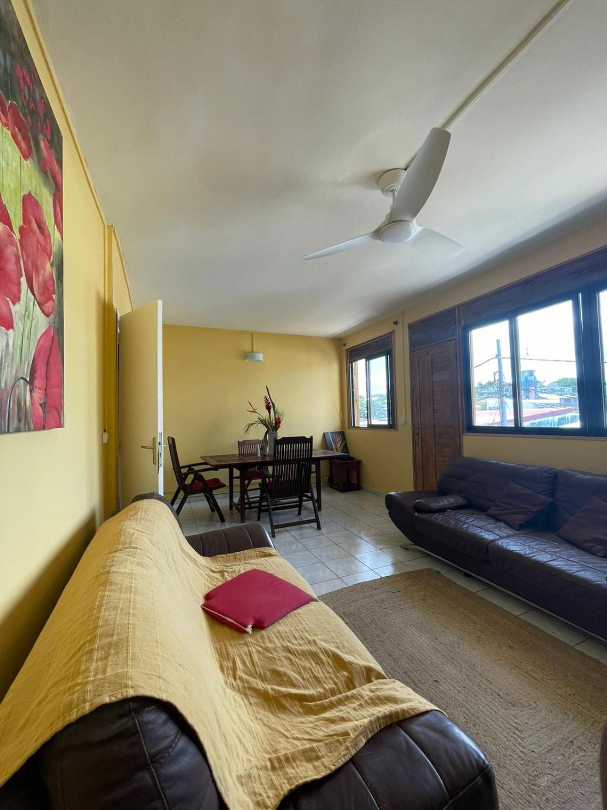 Appartement Tout Confort Sainte-Anne  Exterior foto