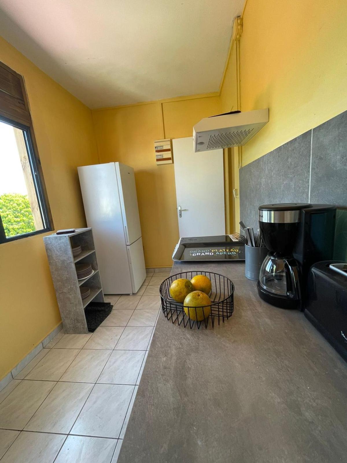 Appartement Tout Confort Sainte-Anne  Exterior foto